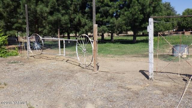 23002 North Wilgus Road Prosser, WA 99350 - Photo 25 of 33 Wilgus rd 094