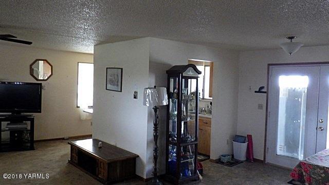 23002 North Wilgus Road Prosser, WA 99350 - Photo 9 of 33 Wilgus 012