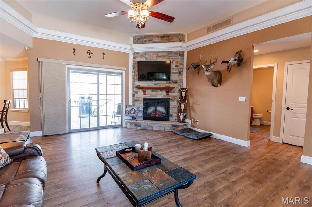 450 Worth Street Holts Summit, MO 65043 - Photo 6 of 75