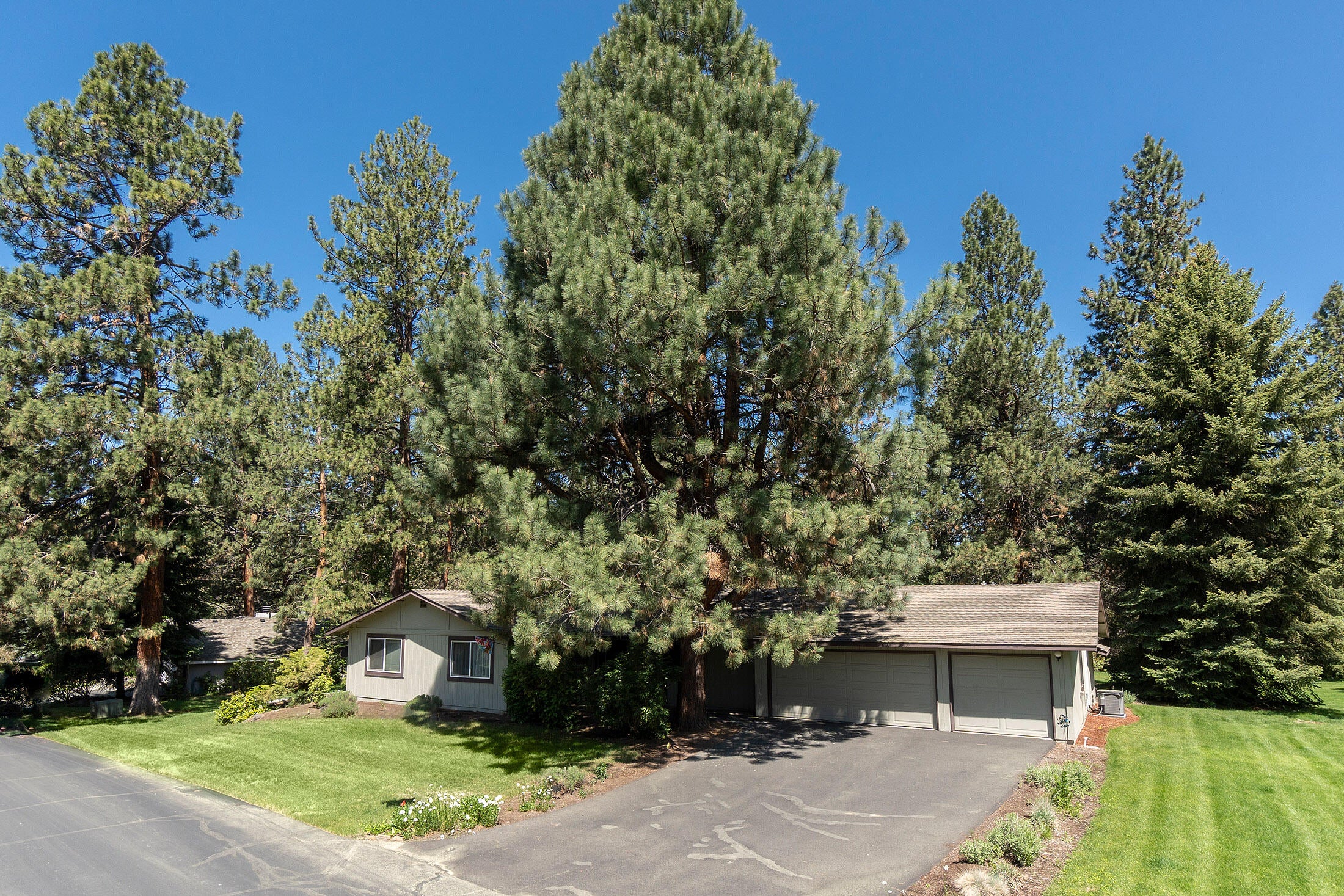 20420 Mainline Road Bend, OR 97702 - Photo 2 of 29 20420 Mainline b_0201