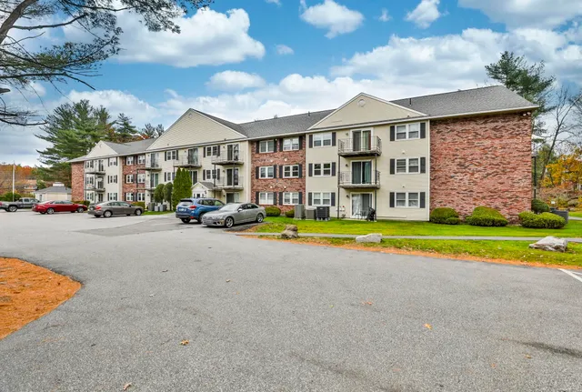 $269,900 | 4 Heritage Village Drive, Unit 211, Nashua, NH 03062
