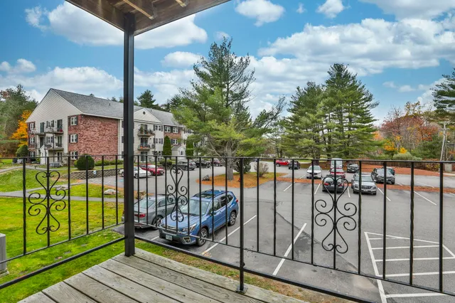 $264,900 | 4 Heritage Village Drive, Unit 211, Nashua, NH 03062