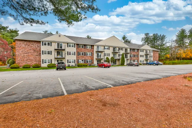 $264,900 | 4 Heritage Village Drive, Unit 211, Nashua, NH 03062