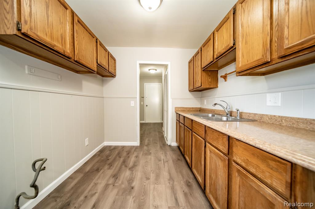 8233 Stephens Center Line, MI 48015 - Photo 11 of 48 Gallery Image 11