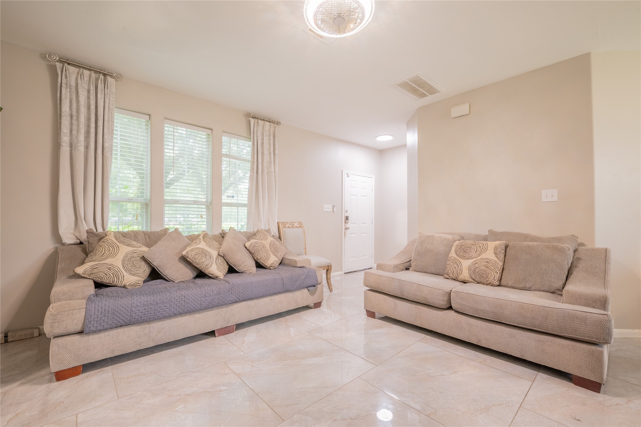 14503 Little Houston, TX 77045 - Photo 3 of 24