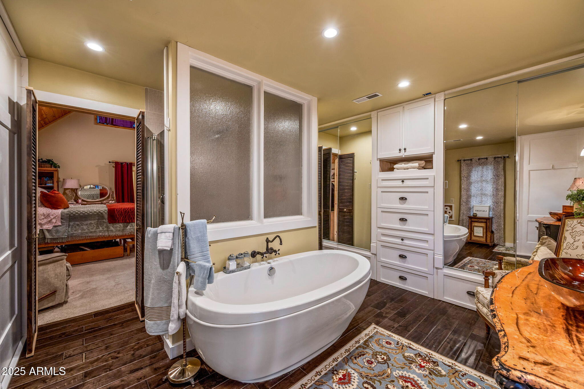 2891 Antelope Trail Overgaard, AZ 85933 - Photo 15 of 40 OWNERS BATHROOM