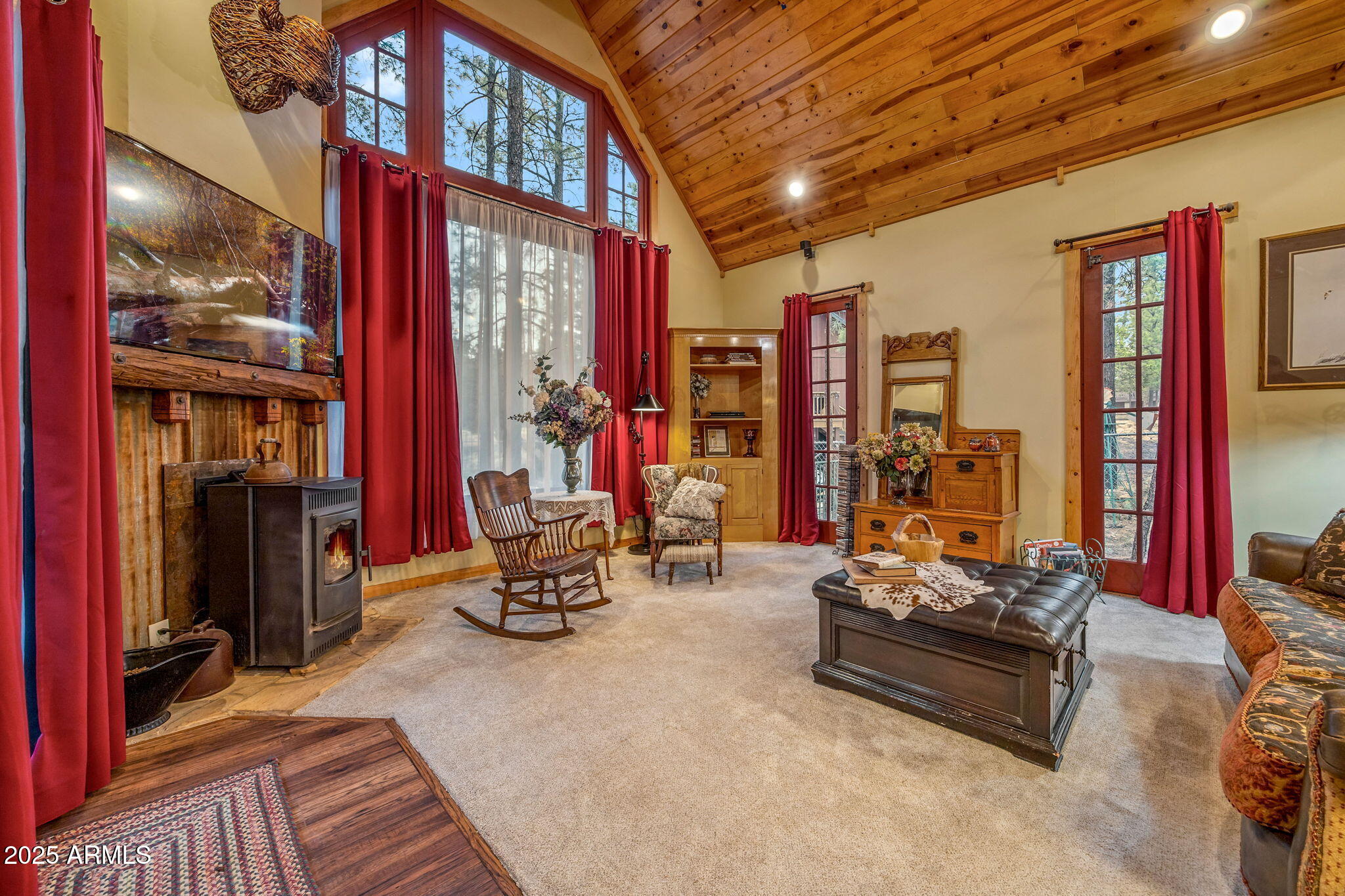 2891 Antelope Trail Overgaard, AZ 85933 - Photo 5 of 40 GREAT ROOM