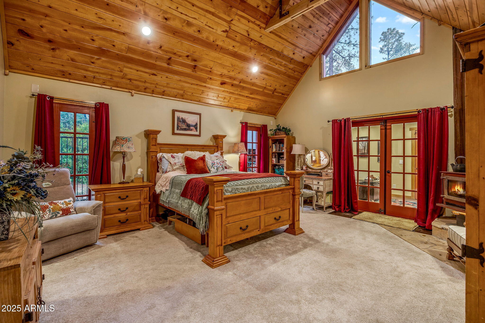 2891 Antelope Trail Overgaard, AZ 85933 - Photo 8 of 40 OWNERS SUITE