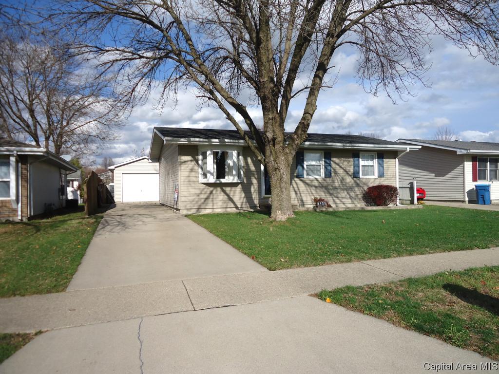 2921 Stokebridge Road Springfield, IL 62702 - Photo 2 of 26