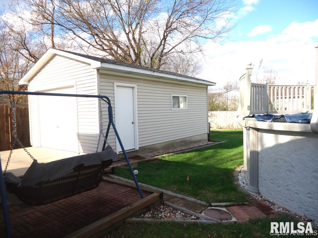 2921 Stokebridge Road Springfield, IL 62702 - Photo 4 of 26