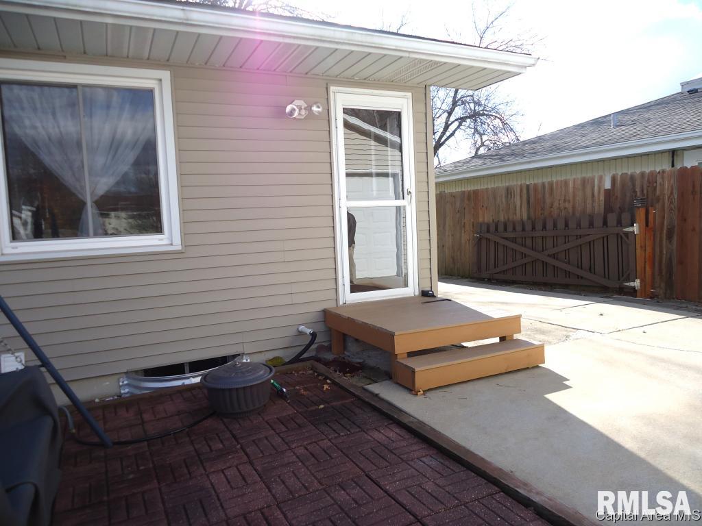 2921 Stokebridge Road Springfield, IL 62702 - Photo 7 of 26