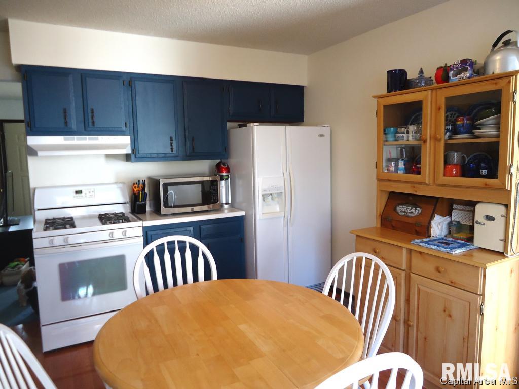 2921 Stokebridge Road Springfield, IL 62702 - Photo 8 of 26