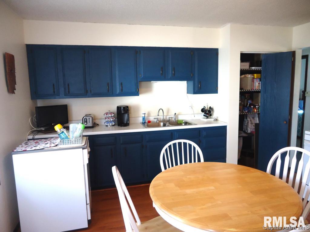 2921 Stokebridge Road Springfield, IL 62702 - Photo 9 of 26