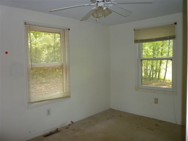 208 Edgewood Road Easley, SC 29642 - Photo 5 of 10 Gallery Image 5