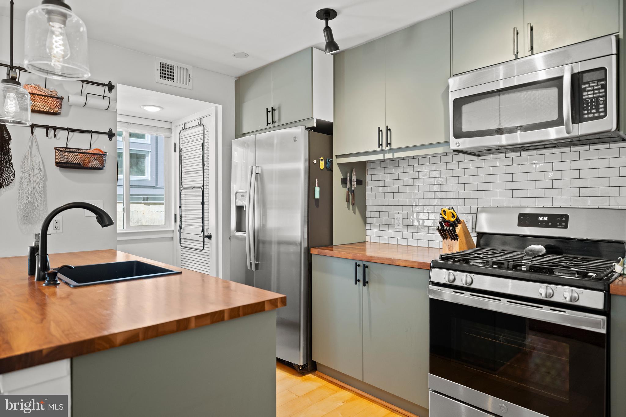 1439 Chapin Street Northwest, Unit 103 Washington, DC 20009 - Photo 6 of 33
