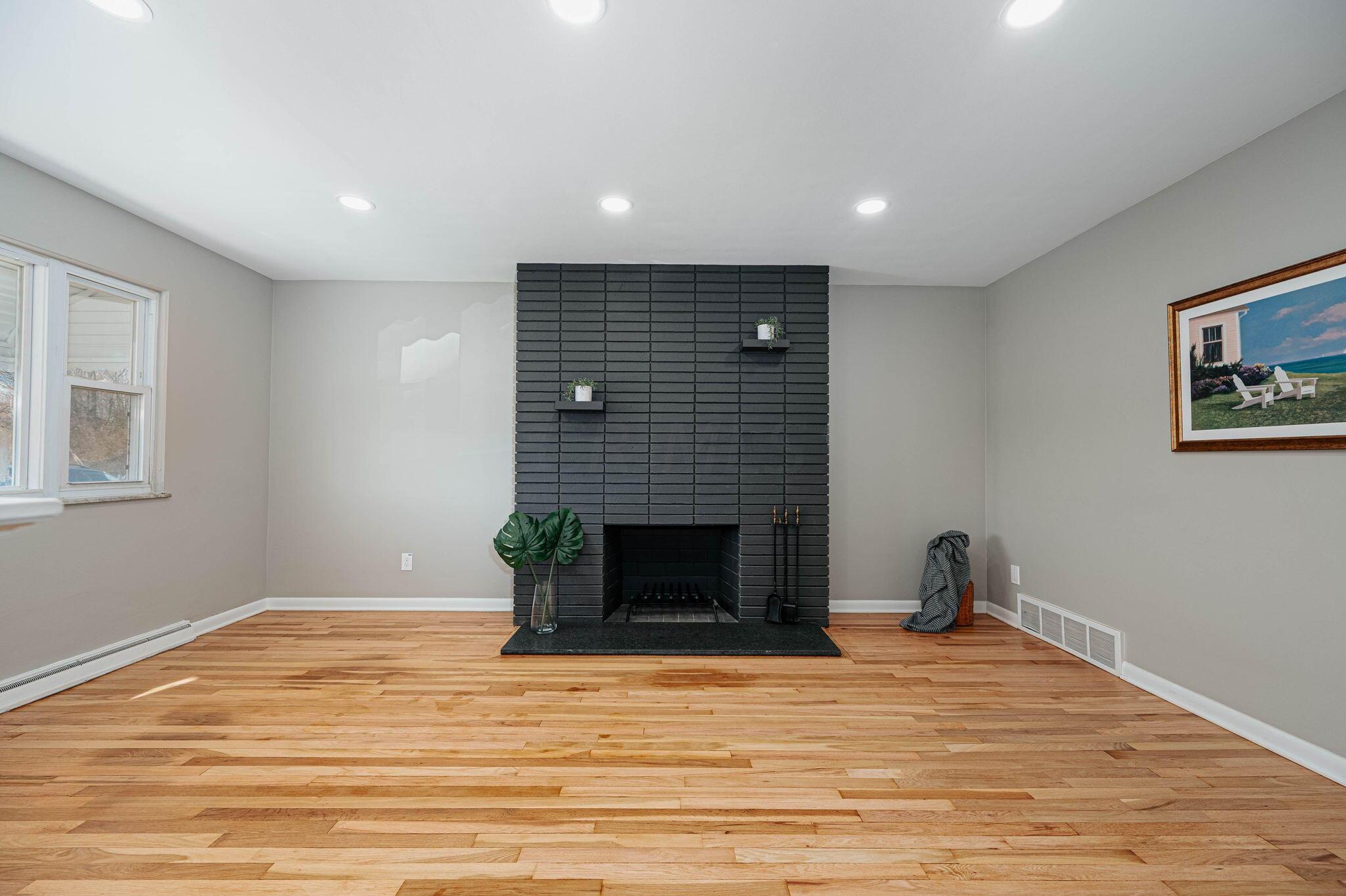 3222 Briggs Road Columbus, OH 43204 - Photo 11 of 56 Living Room