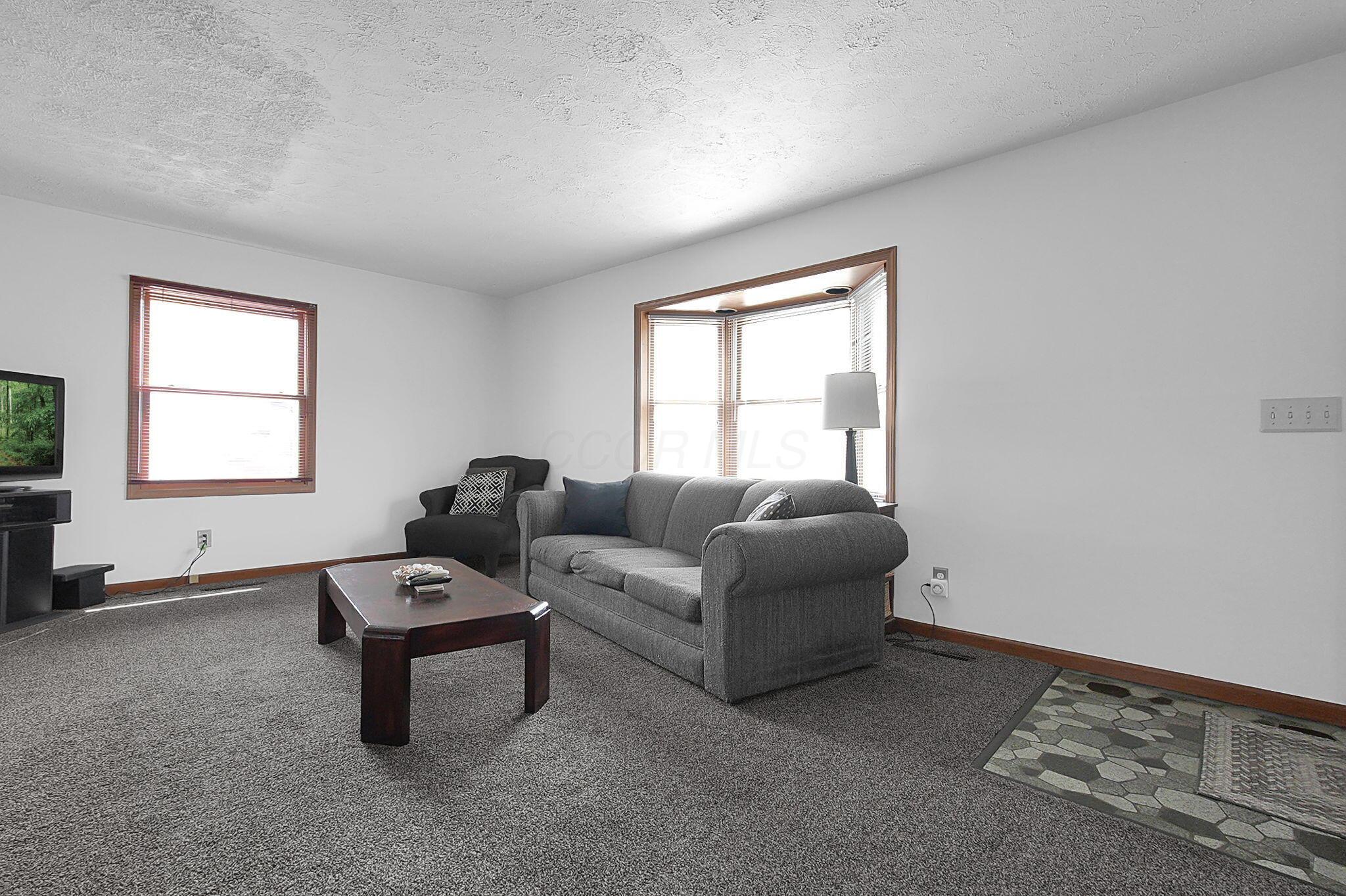 348 Darbyhurst Road Columbus, OH 43228 - Photo 12 of 31 3-web-or-mls-348-darbyhurst-rd