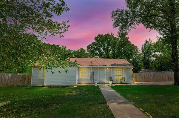 $215,000 | 1706 & 1708 Lake South, White Oak, TX 75693