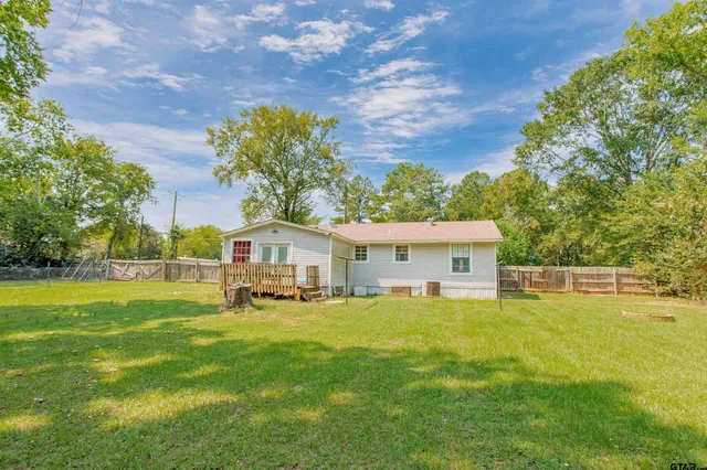a house view with a outdoor space