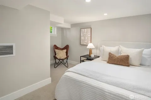 $925,000 | 3242 Northeast 98th Street, Seattle, WA 98115