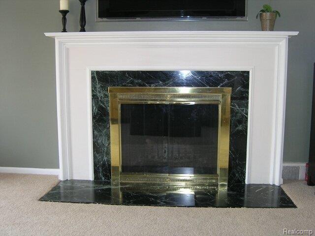 623 Pemberton Road Grosse Pointe, MI 48230 - Photo 6 of 24 Living Room Fireplace