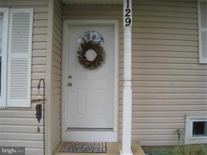 129 East Rutherford Drive Newark, DE 19713 - Photo 3 of 25 Exterior Front
