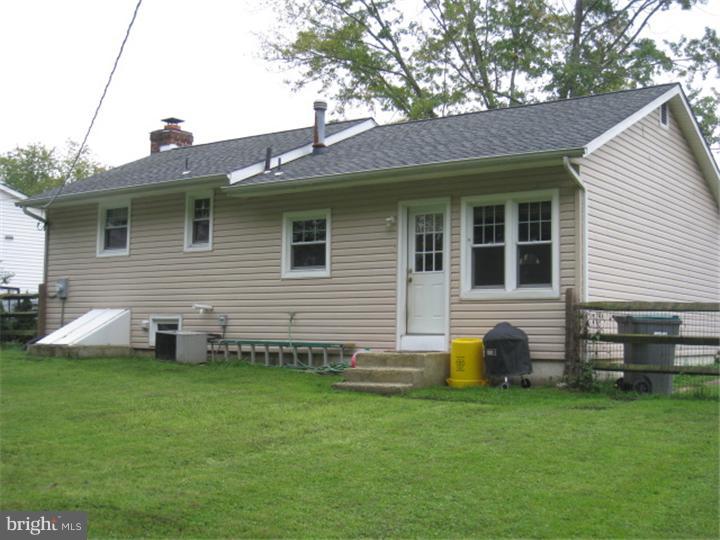 129 East Rutherford Drive Newark, DE 19713 - Photo 4 of 25 Exterior Back