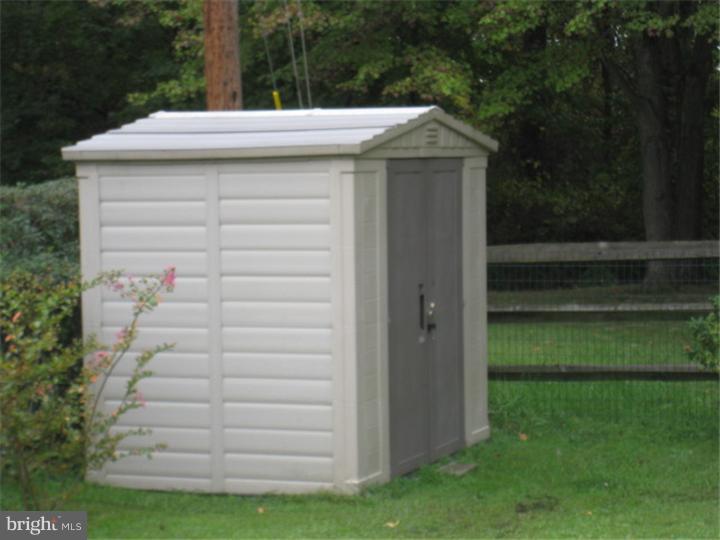 129 East Rutherford Drive Newark, DE 19713 - Photo 7 of 25 Storage Shed