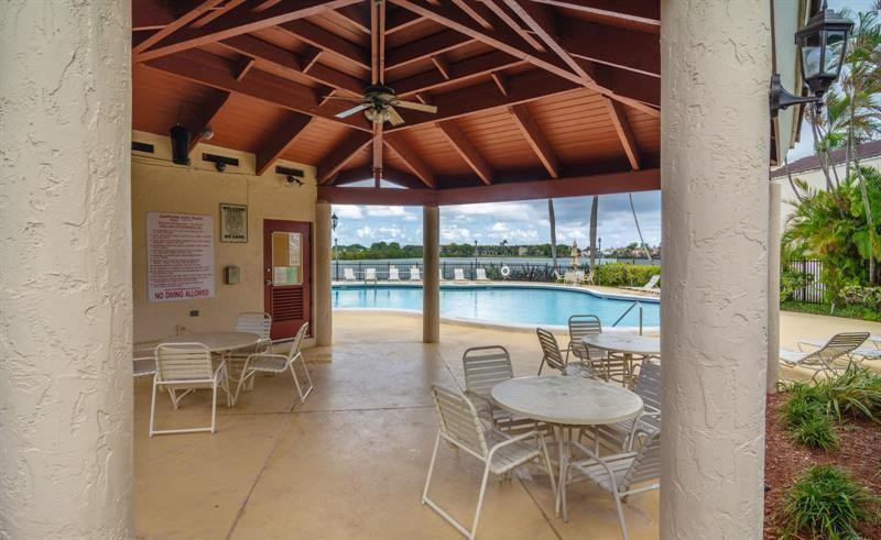 20170 Northeast 3rd Court, Unit 6 Miami, FL 33179 - Photo 4 of 13 Photo 4