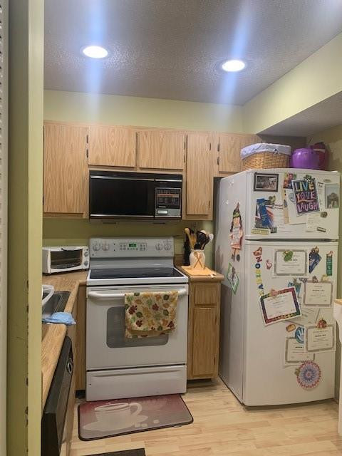 20170 Northeast 3rd Court, Unit 6 Miami, FL 33179 - Photo 8 of 13 Photo 8
