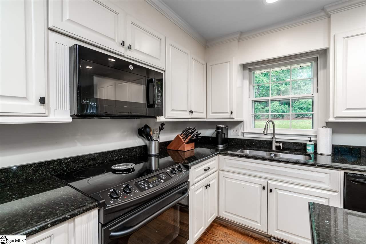312 Wilmington Road Greenville, SC 29615 - Photo 8 of 33 Gallery Image 8