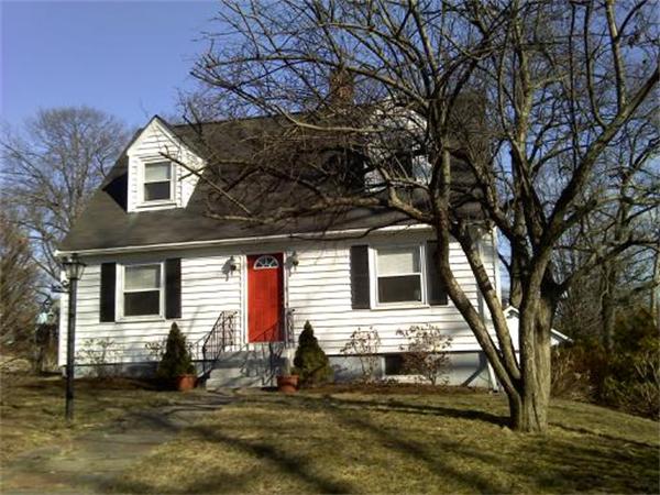 11 Hillcrest Road Framingham, MA 01702 - Photo 2 of 12 Gallery Image 2