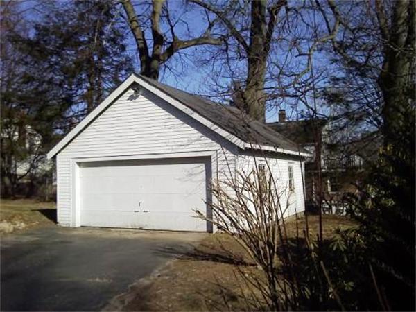 11 Hillcrest Road Framingham, MA 01702 - Photo 3 of 12 Gallery Image 3
