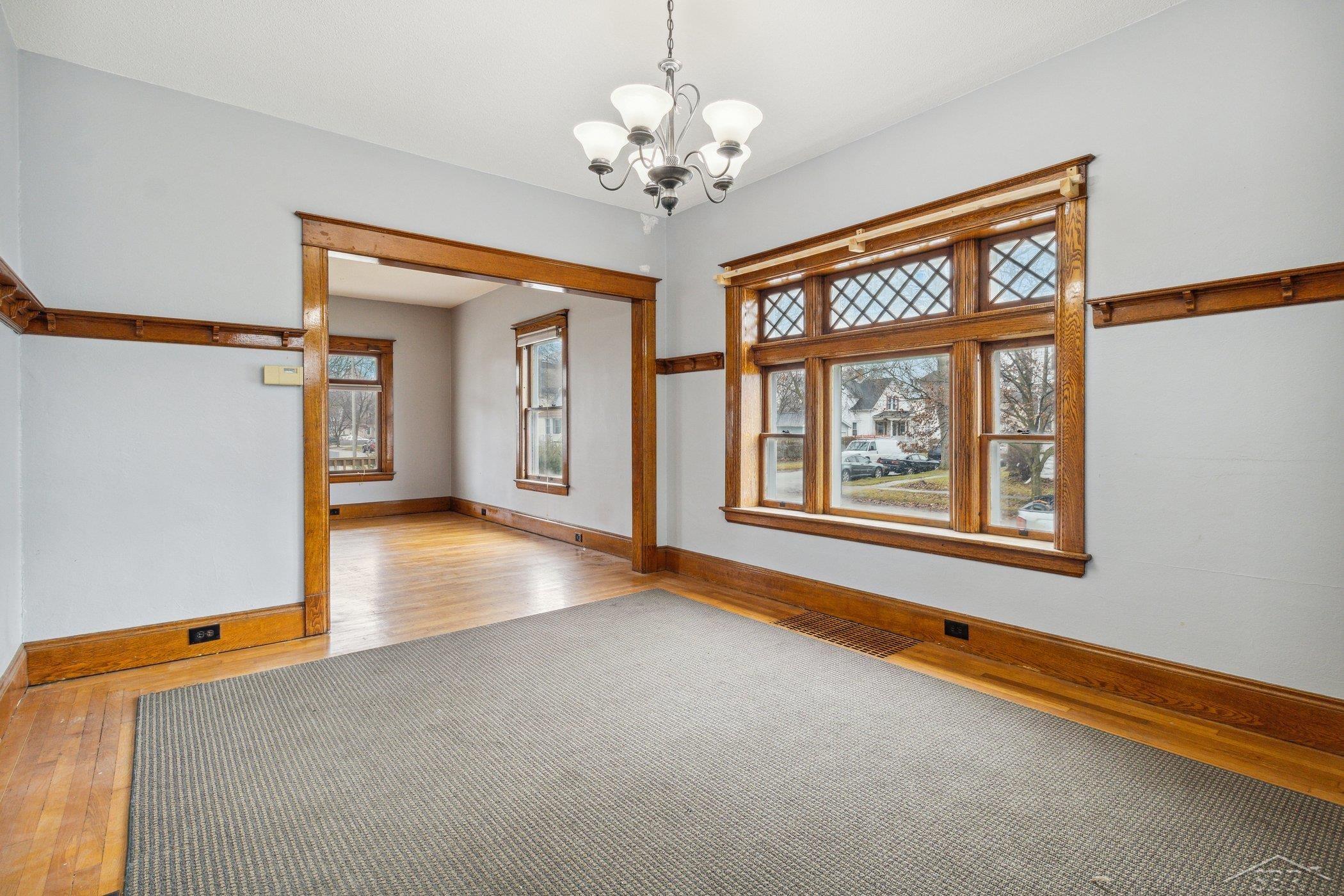 401 North Hampton Street Bay City, MI 48708 - Photo 4 of 24 50098477-3.JPG