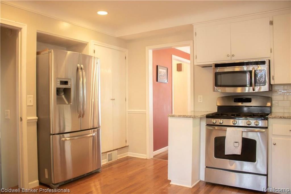 1352 Bishop Road Grosse Pointe Park, MI 48230 - Photo 10 of 27