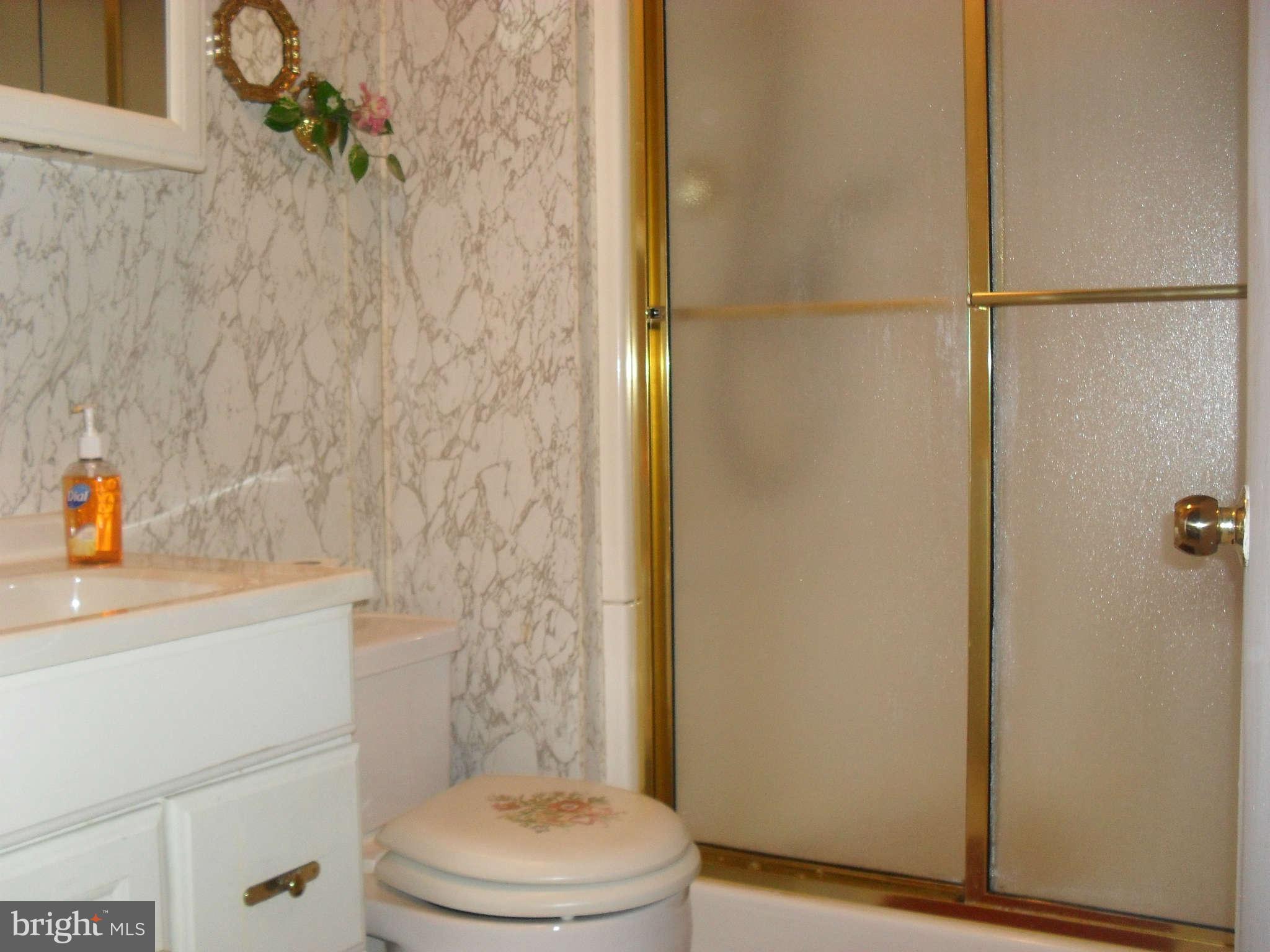 7101 Chamberlain Road Baltimore, MD 21244 - Photo 11 of 18 Bath
