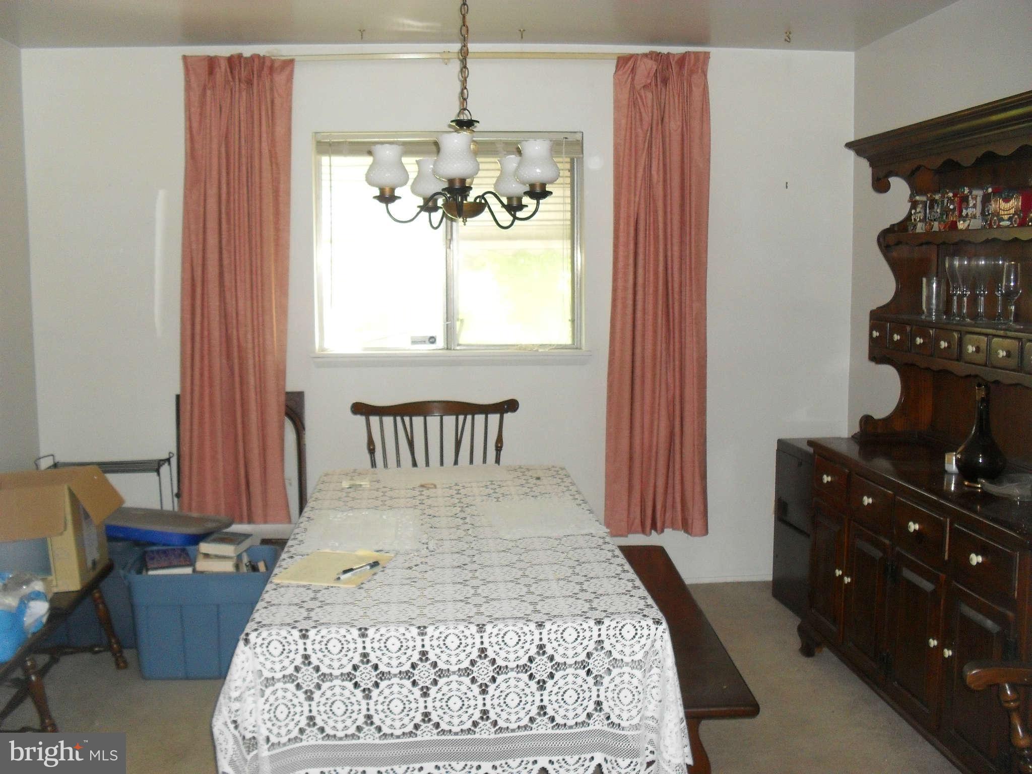 7101 Chamberlain Road Baltimore, MD 21244 - Photo 4 of 18 Dining Room