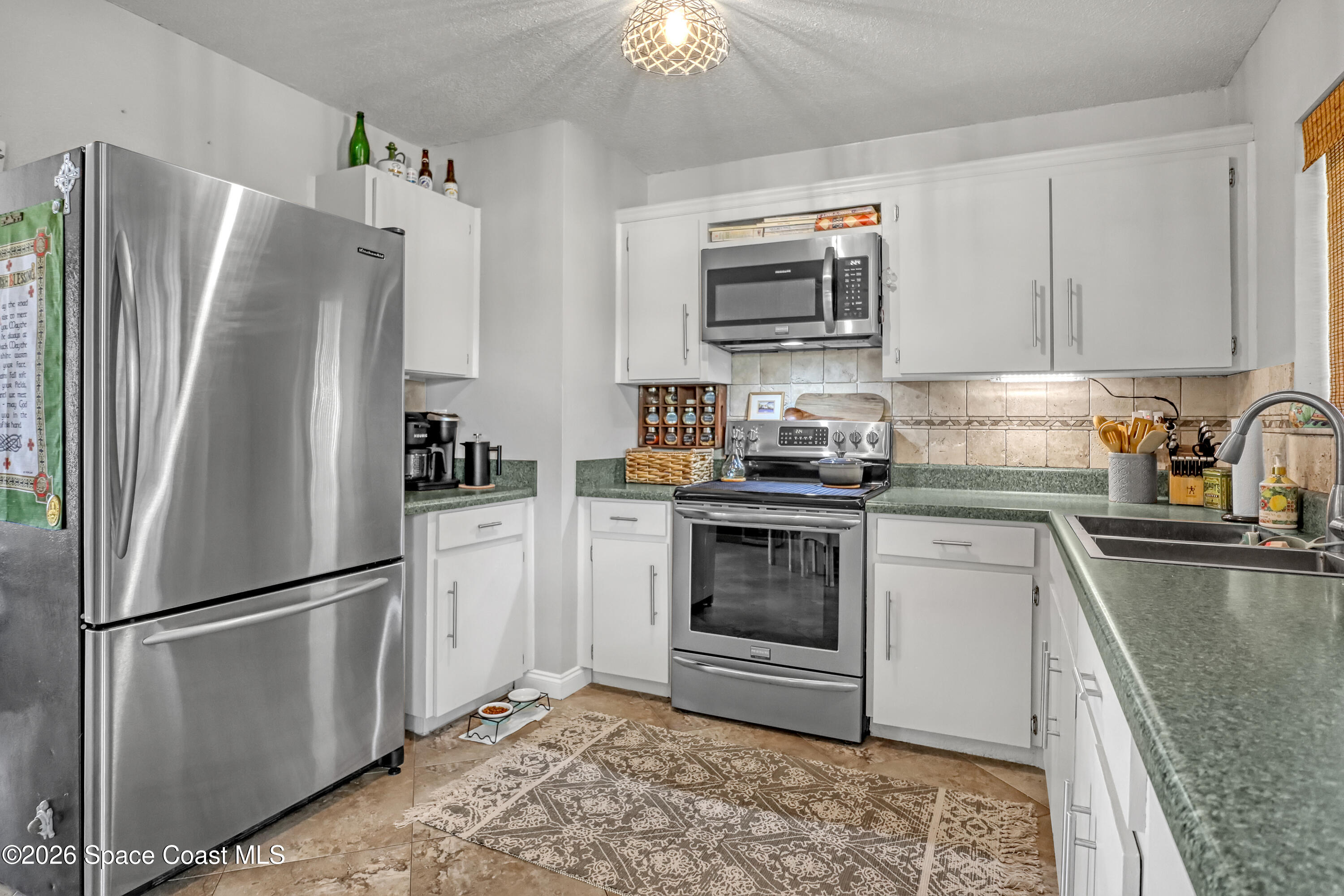 858 Carnival Road Southeast Palm Bay, FL 32909 - Photo 9 of 21 Kitchen
