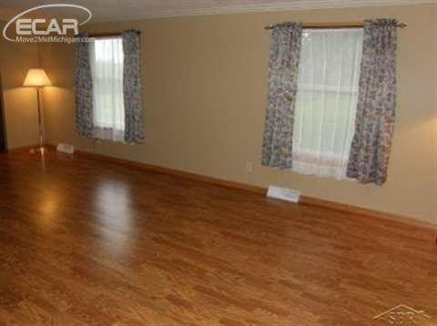 18247 E Road New Lothrop, MI 48460 - Photo 10 of 16 20425400-9.JPG