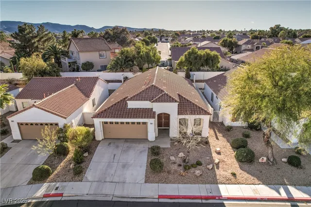$2,450 | 1851 Vista Pointe Avenue, Henderson, NV 89012