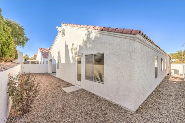 $2,450 | 1851 Vista Pointe Avenue, Henderson, NV 89012
