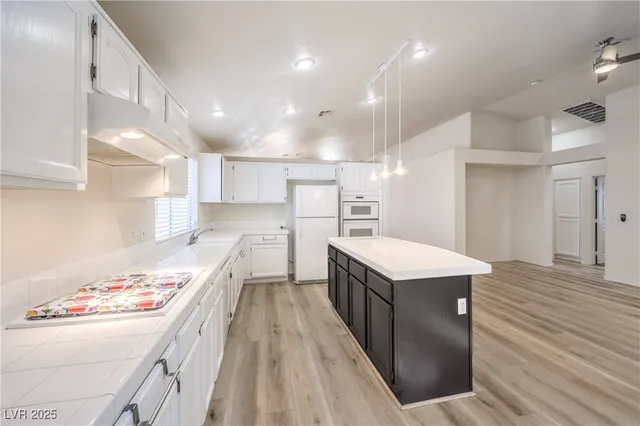 $2,450 | 1851 Vista Pointe Avenue, Henderson, NV 89012