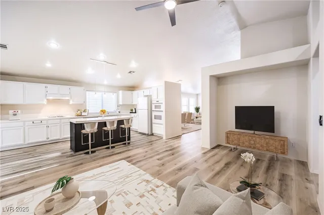 $2,450 | 1851 Vista Pointe Avenue, Henderson, NV 89012