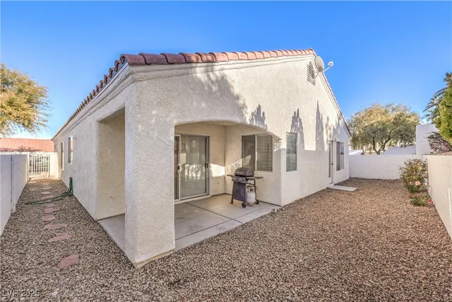 $2,450 | 1851 Vista Pointe Avenue, Henderson, NV 89012