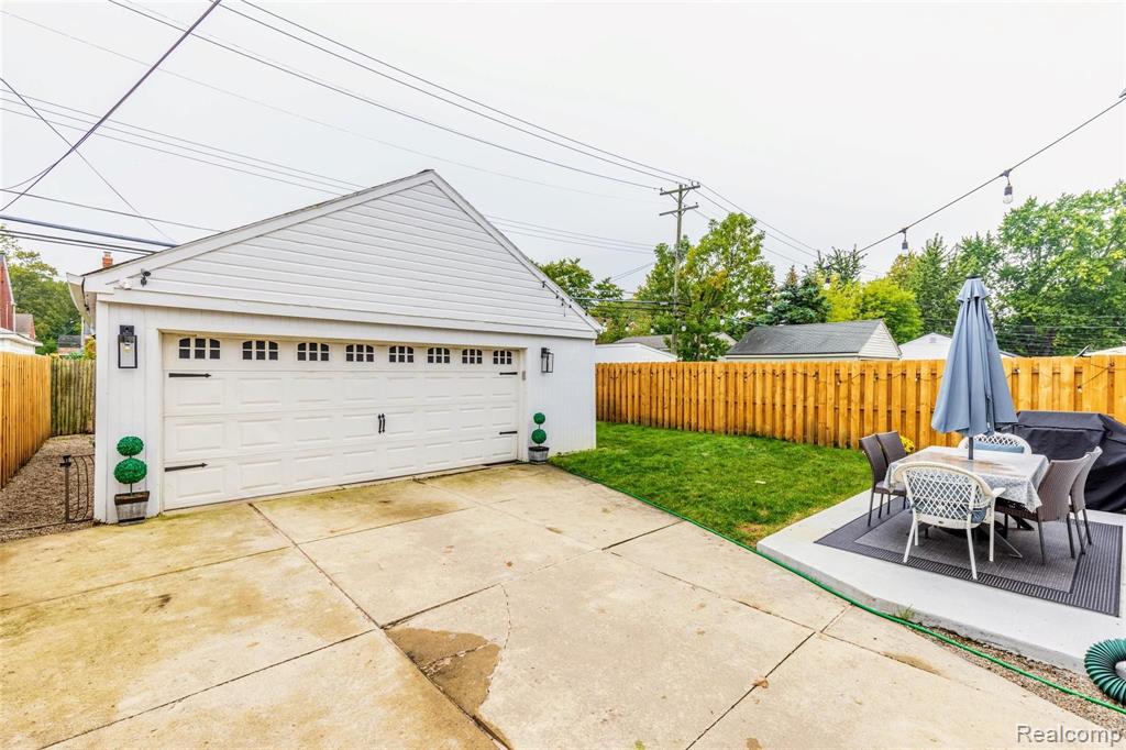 1315 Hampton Road Grosse Pointe, MI 48236 - Photo 26 of 60
