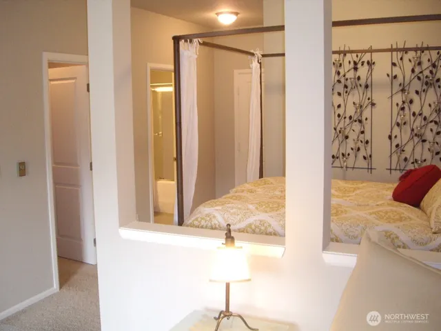 $1,675 | 564 225th Lane Northeast, Unit A102, Sammamish, WA 98074