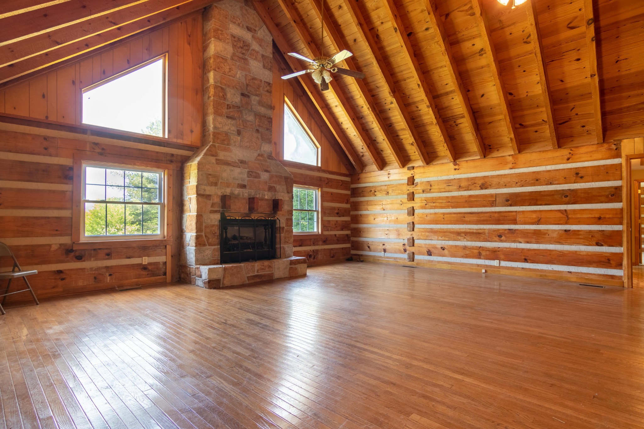 6323 Bethlehem Road Springfield, TN 37172 - Photo 15 of 30 a view of empty room with wooden floor and fan