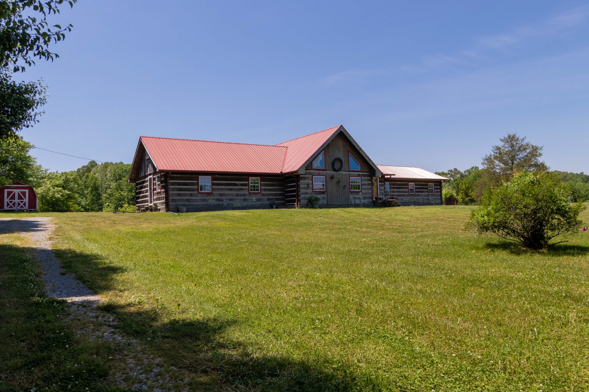 6323 Bethlehem Road Springfield, TN 37172 - Photo 2 of 30 a front view of a house with yard