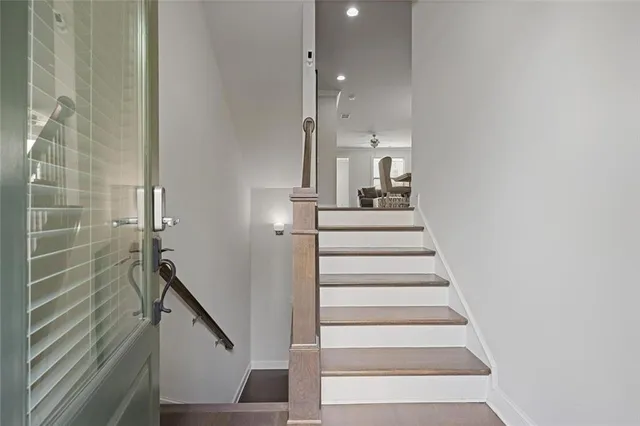 a view of entryway and hall