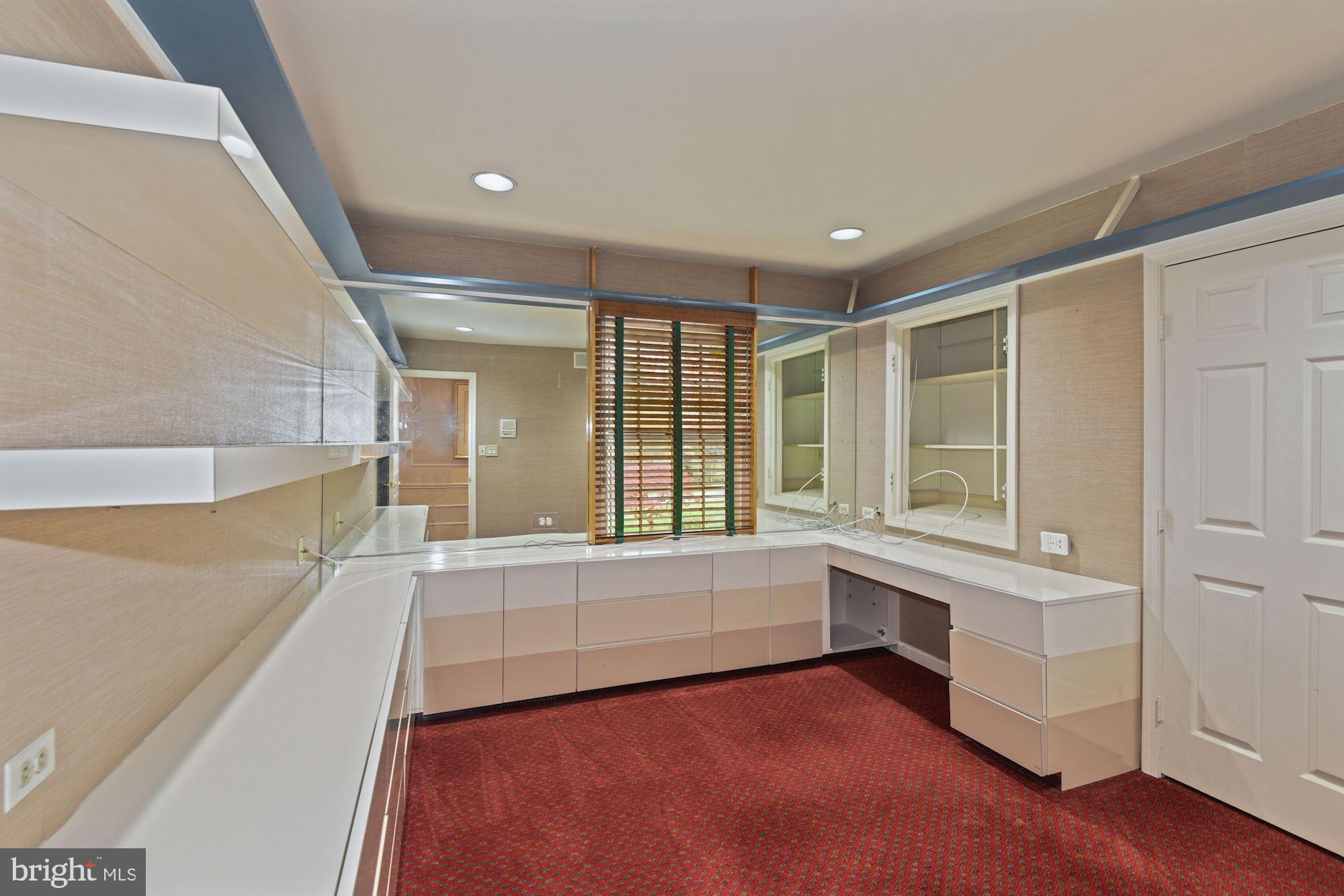 13817 Cuba Road Cockeysville, MD 21030 - Photo 33 of 67 Upper level 2nd bedroom or another home office?